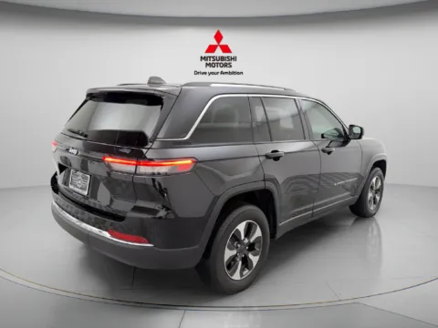 More photos of 2023 Jeep Grand Cherokee 4xe at Jidd Motors Mitsubishi, IL