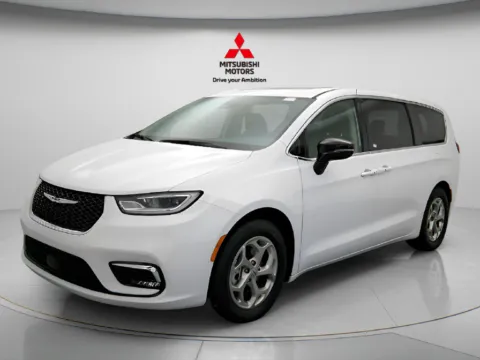 Photos of 2024 Chrysler Pacifica Limited for sale in Des Plaines, IL at Jidd Motors Mitsubishi