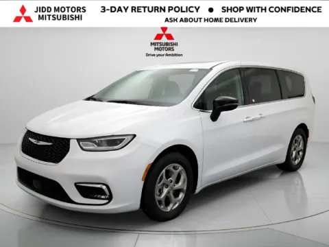 Another view of 2024 Chrysler Pacifica Limited for sale in Des Plaines, IL at Jidd Motors Mitsubishi