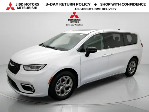 White 2024 Chrysler Pacifica Limited for sale in Des Plaines, IL
