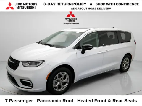 White 2024 Chrysler Pacifica Limited for sale in Des Plaines, IL