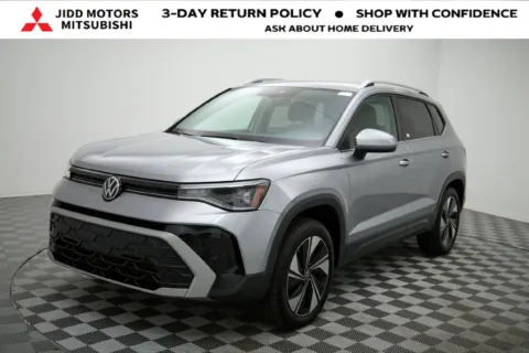 Gray 2025 Volkswagen Taos 1.5T SE for sale in Des Plaines, IL