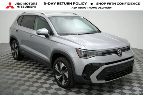 More photos of 2025 Volkswagen Taos 1.5T SE at Jidd Motors Mitsubishi, IL