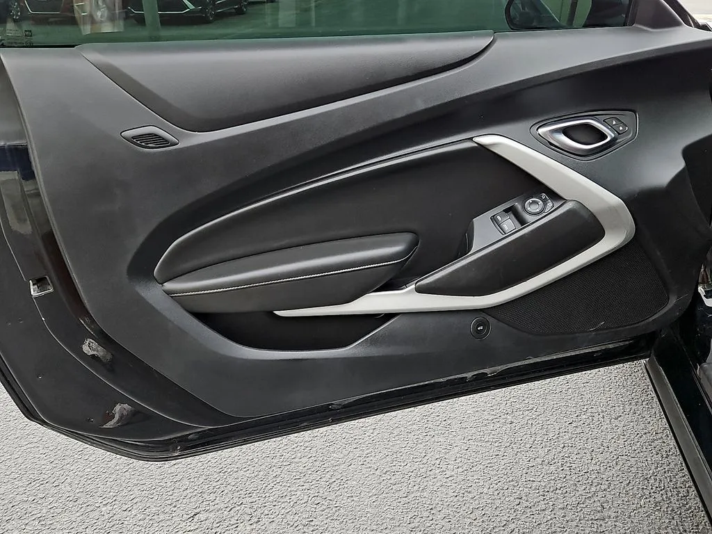2020 Chevrolet Camaro 1LT - Photo 13