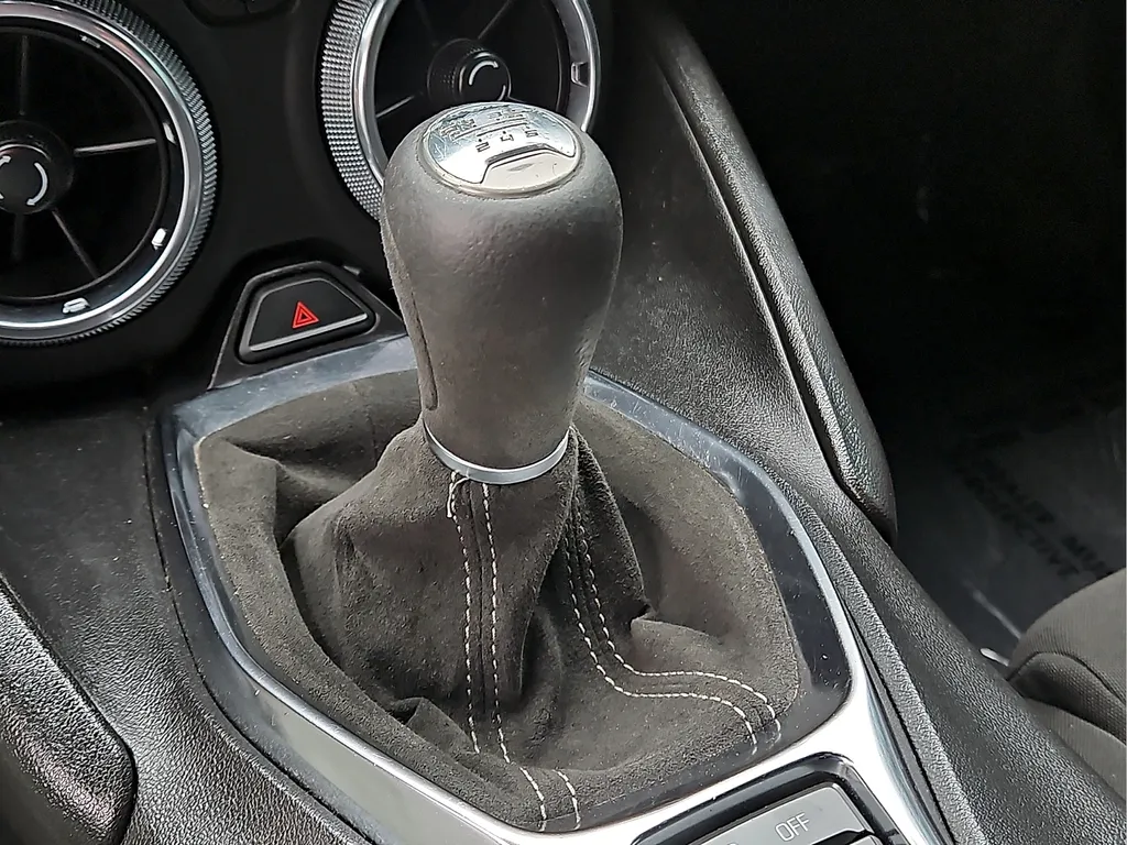2020 Chevrolet Camaro 1LT - Photo 25