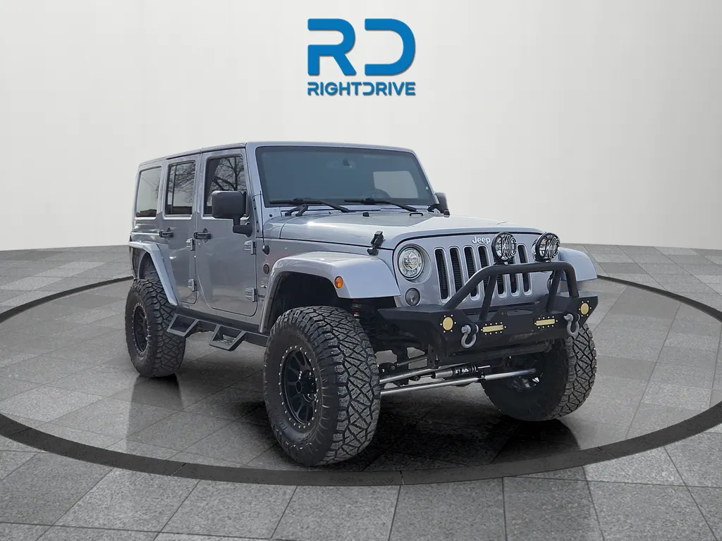 Silver 2017 Jeep Wrangler Unlimited Sahara for sale in El Paso, TX