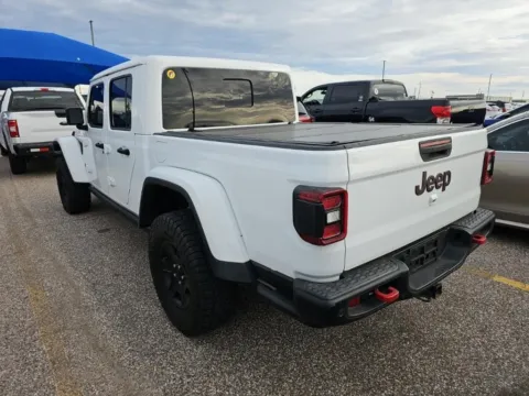 More photos of 2020 Jeep Gladiator Rubicon at RightDrive - 7320 Alameda, TX