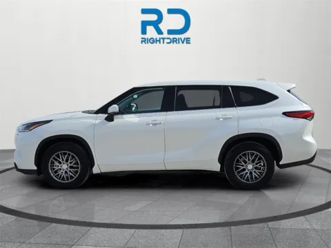 More photos of 2021 Toyota Highlander L at RightDrive - 7320 Alameda, TX