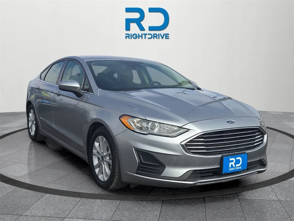 Silver 2020 Ford Fusion SE for sale in El Paso, TX