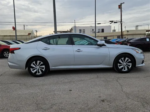 Photos of 2021 Nissan Altima 2.5 S for sale in El Paso, TX at RightDrive - 7320 Alameda