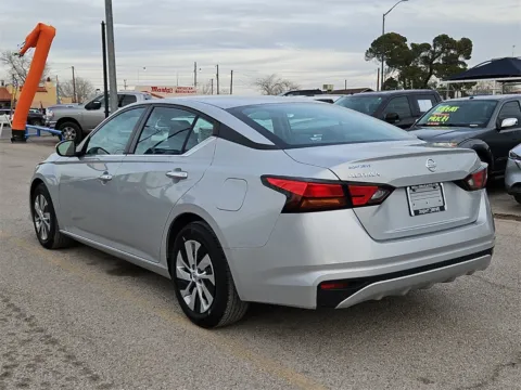 More photos of 2021 Nissan Altima 2.5 S at RightDrive - 7320 Alameda, TX