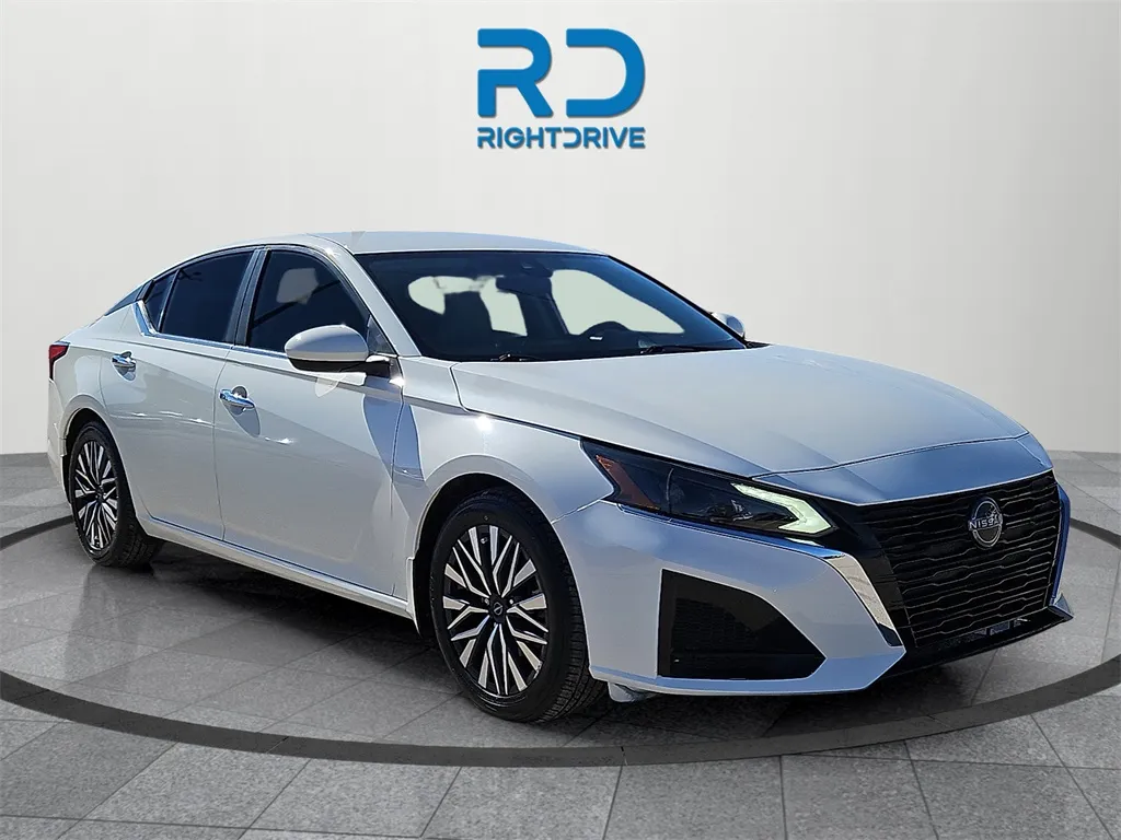 2023 Nissan Altima SV