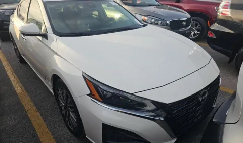 Photos of 2023 Nissan Altima 2.5 SV for sale in El Paso, TX at RightDrive - 7320 Alameda