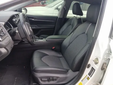 More photos of 2020 Toyota Camry SE at RightDrive - 7320 Alameda, TX