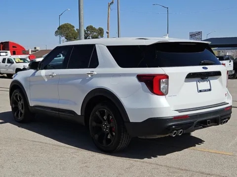 More photos of 2022 Ford Explorer ST at RightDrive - 7320 Alameda, TX