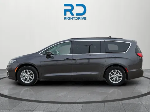 More photos of 2022 Chrysler Pacifica Touring L at RightDrive - 7320 Alameda, TX