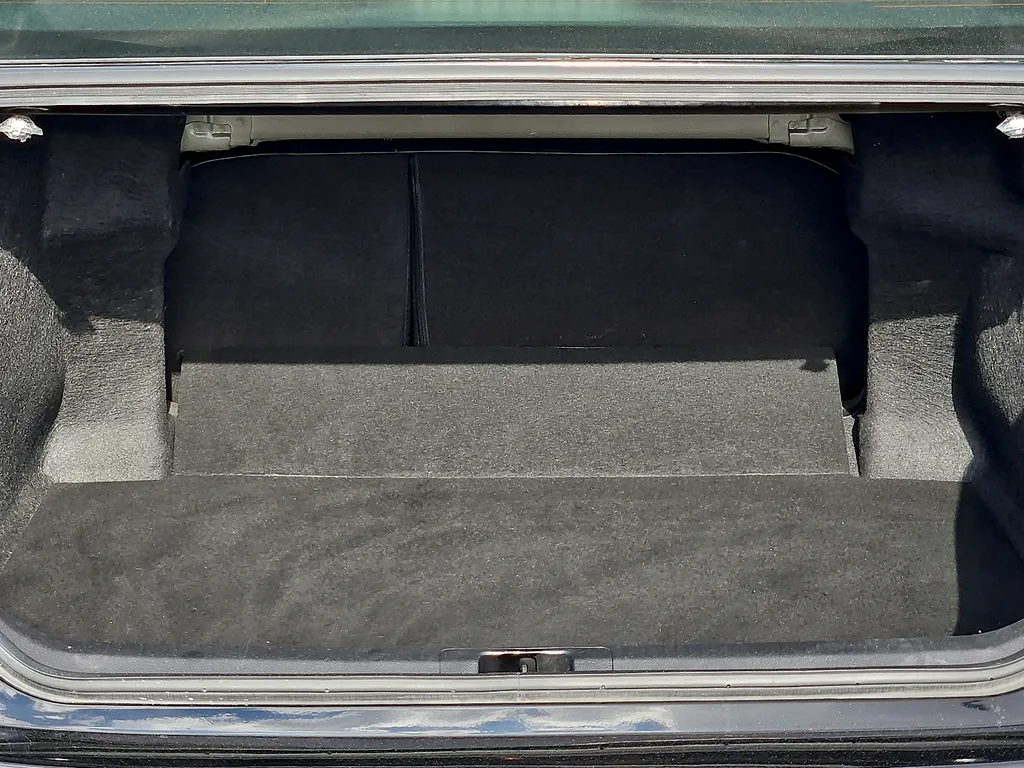 2025 Toyota Camry LE - Photo 11
