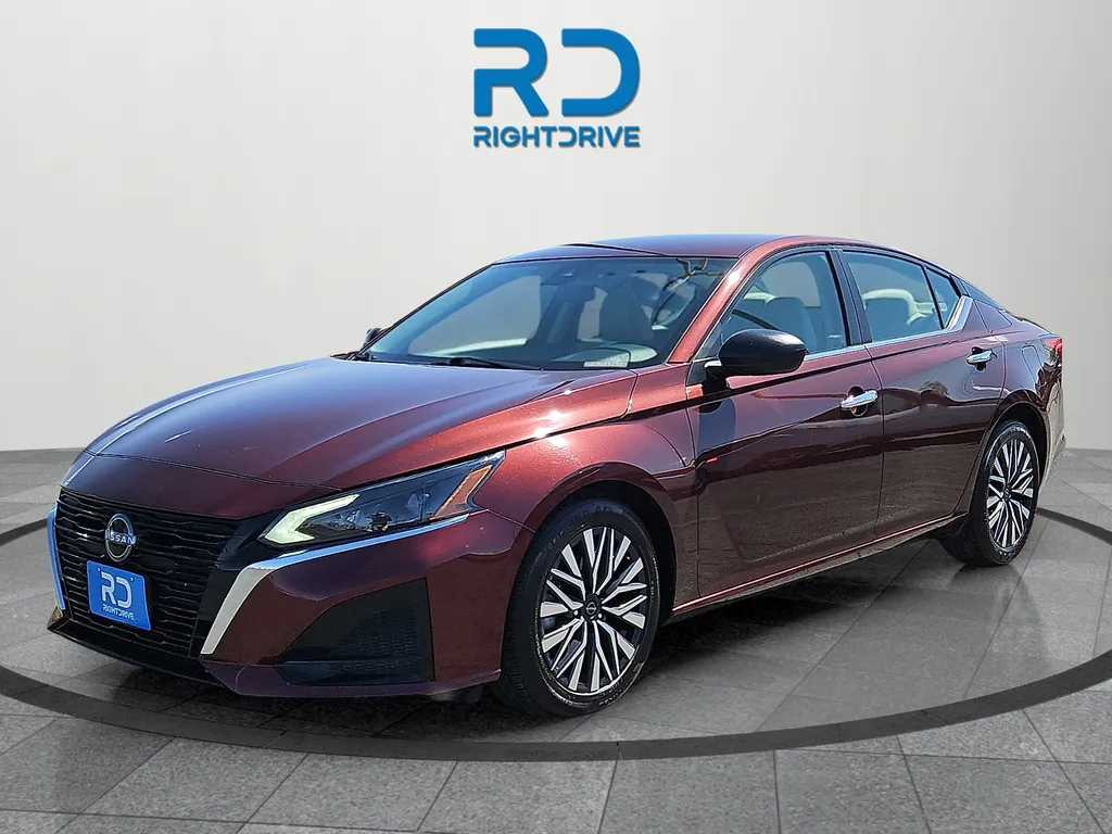 2025 Nissan Altima SV - Photo 7
