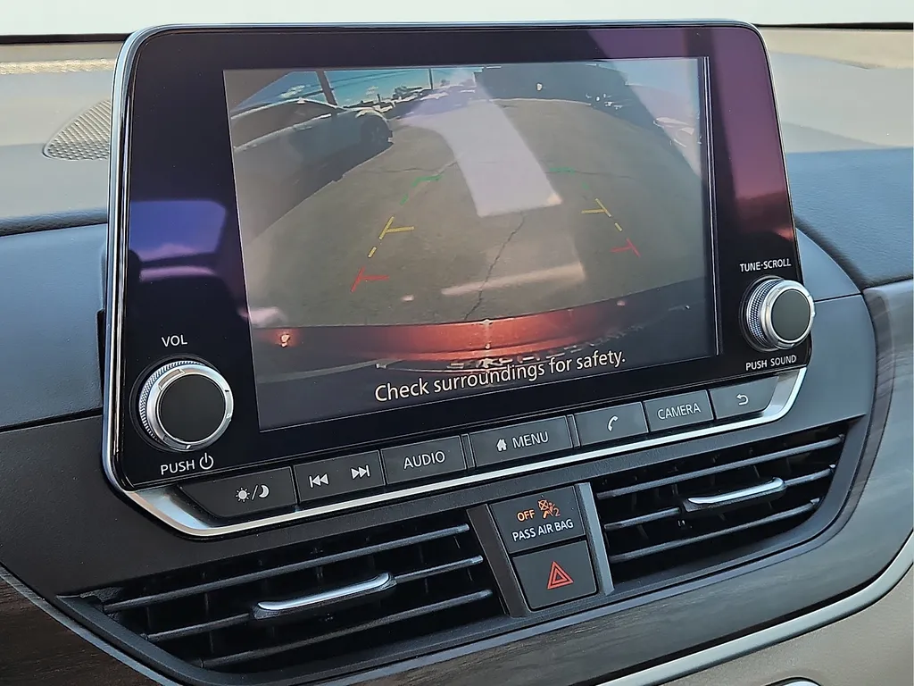 2025 Nissan Altima SV - Photo 18
