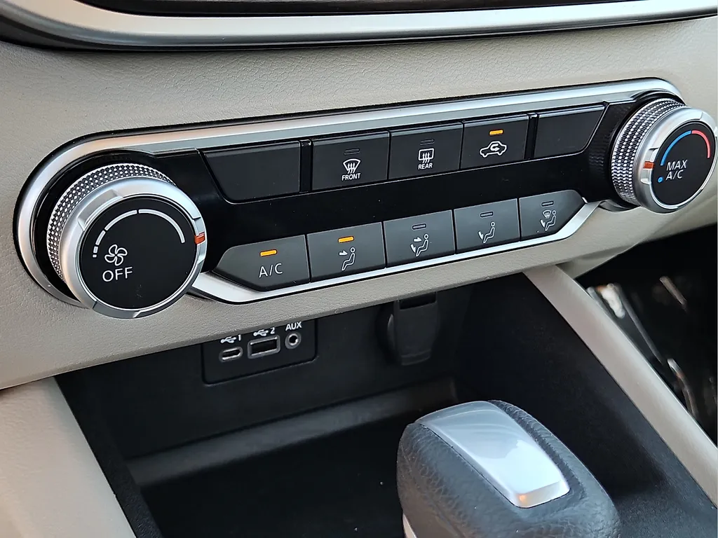 2025 Nissan Altima SV - Photo 21