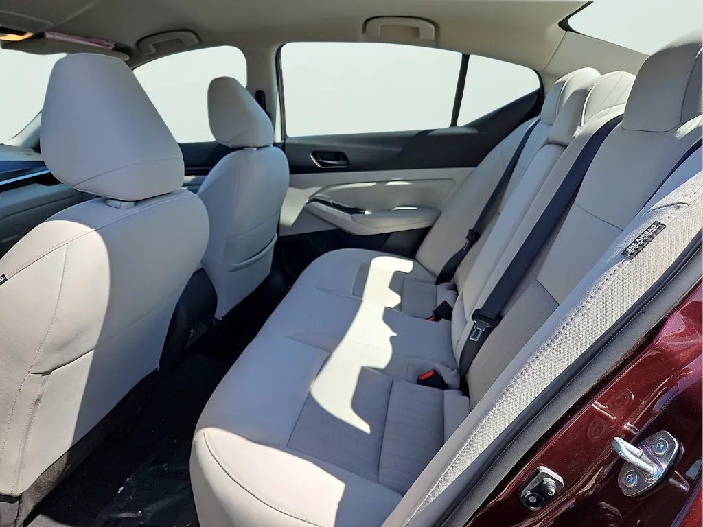 2025 Nissan Altima SV - Photo 11