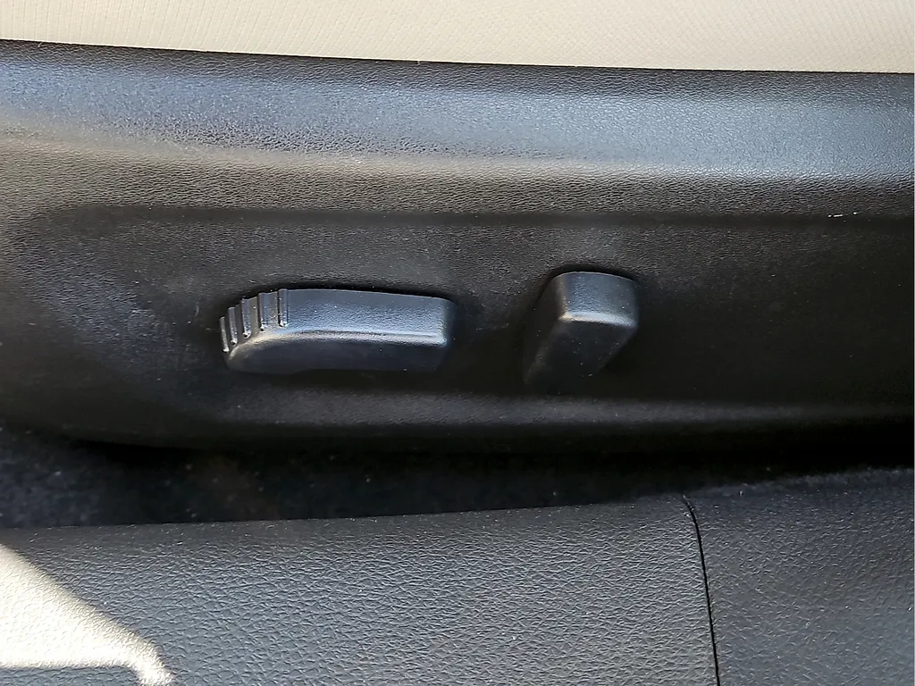 2025 Nissan Altima SV - Photo 17