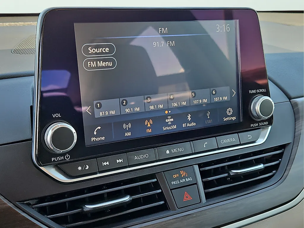2025 Nissan Altima SV - Photo 19