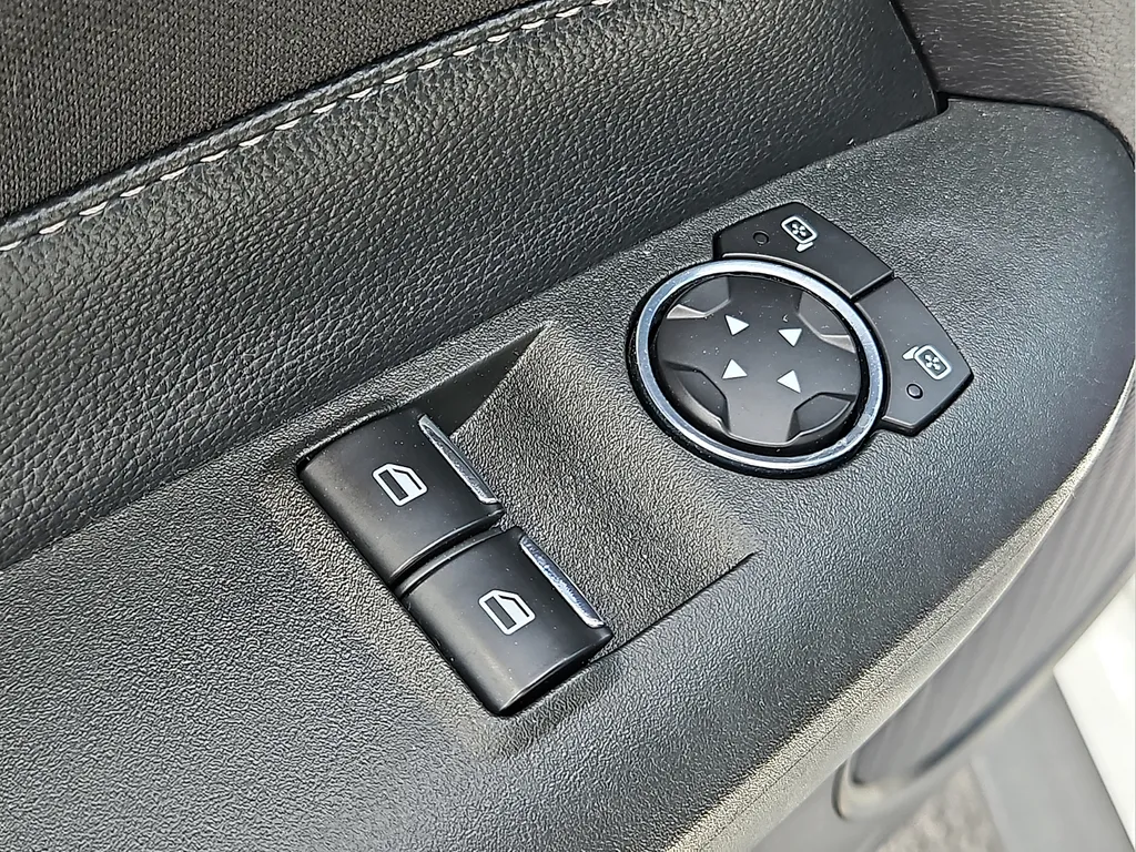 2019 Ford Mustang EcoBoost - Photo 12