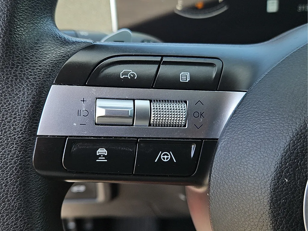 2025 Hyundai Sonata SEL - Photo 22
