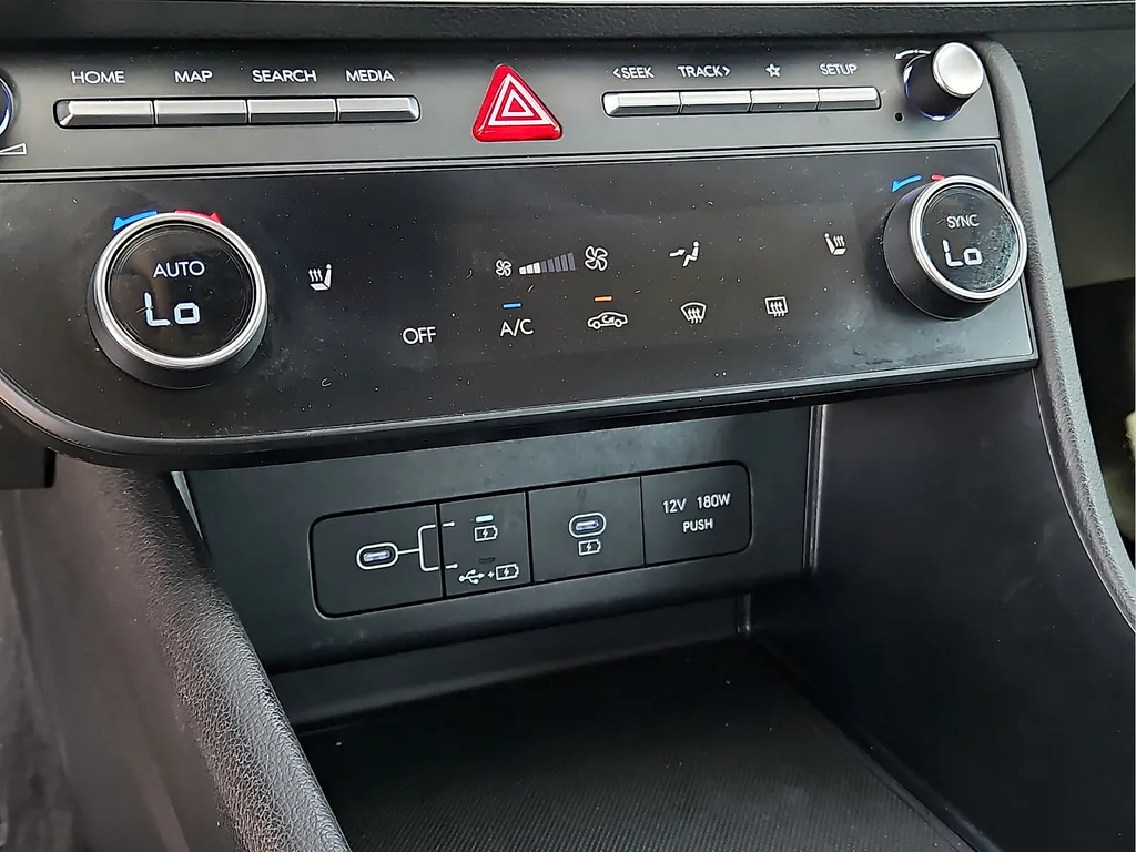 2025 Hyundai Sonata SEL - Photo 24