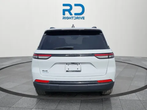 More photos of 2024 Jeep Grand Cherokee Altitude at RightDrive - 7320 Alameda, TX