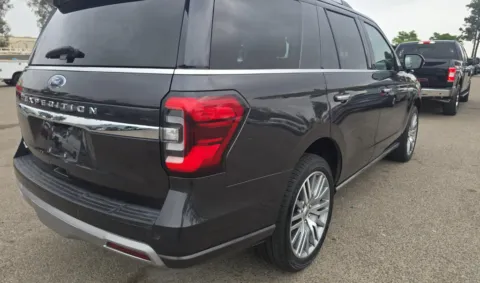 More photos of 2023 Ford Expedition Limited at RightDrive - 7320 Alameda, TX