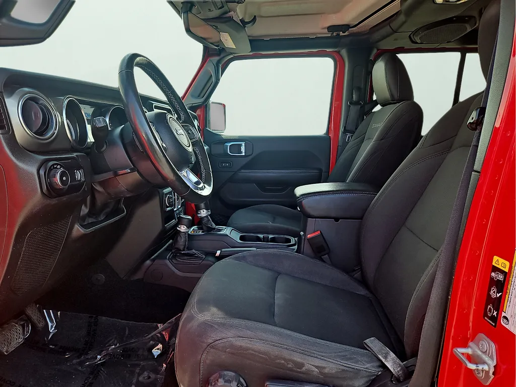Jeep Wrangler photo 19