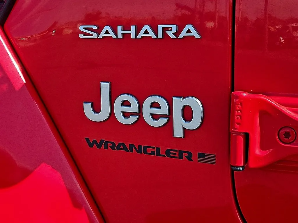 Jeep Wrangler photo 11
