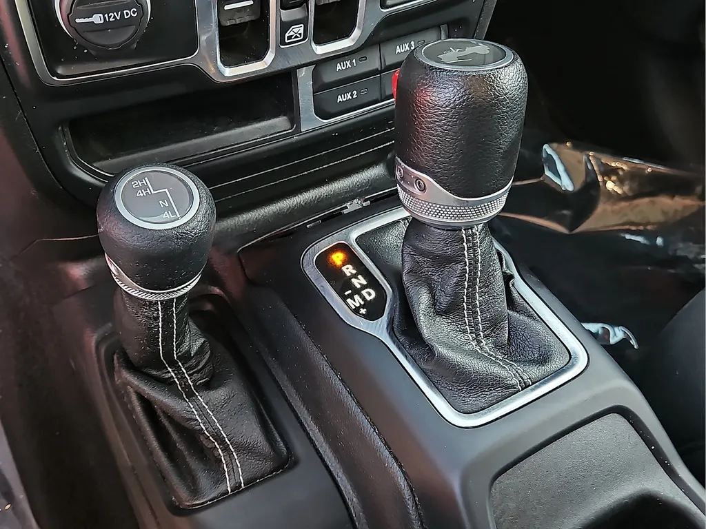 Jeep Wrangler photo 25