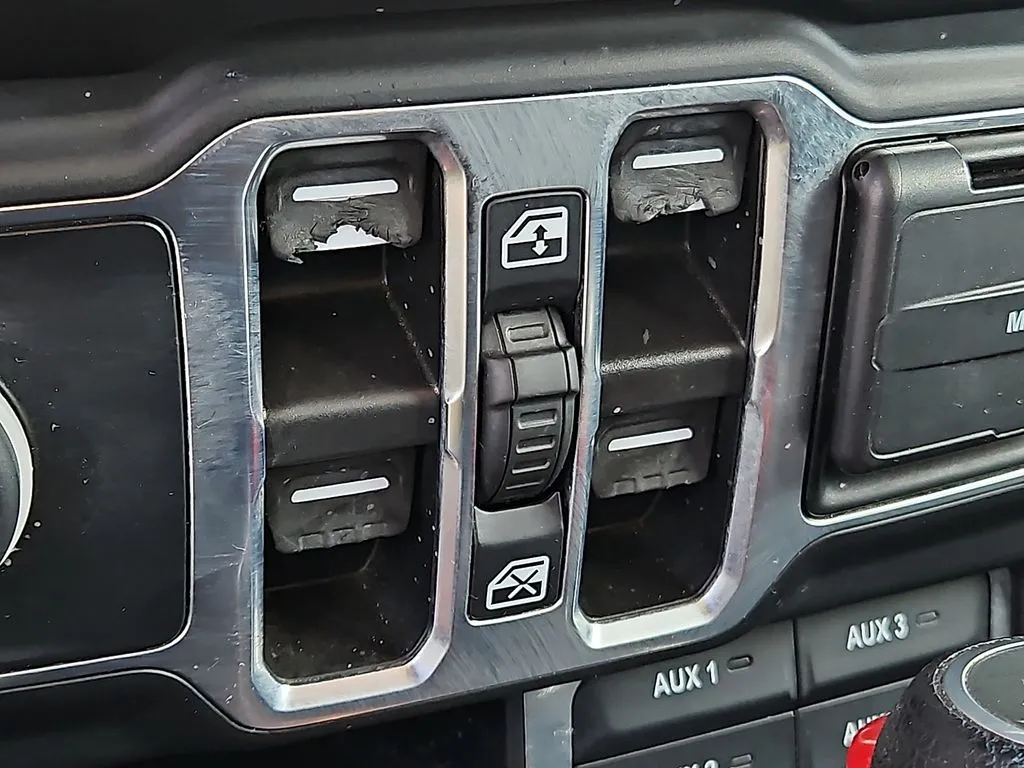 Jeep Wrangler photo 16