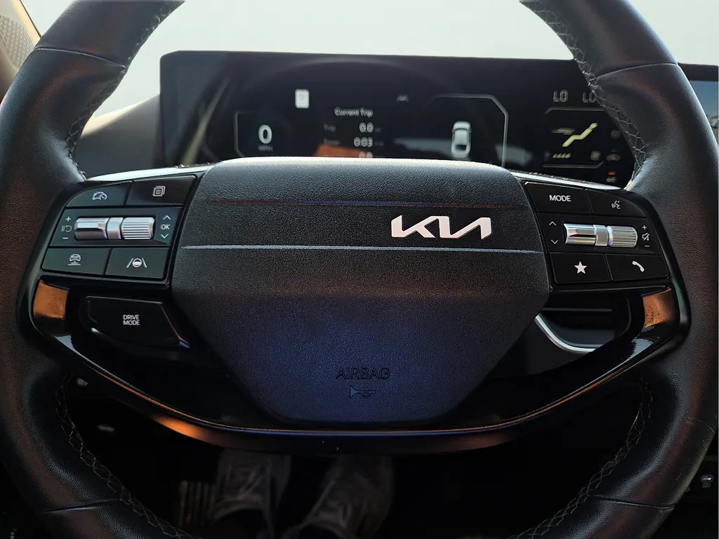 2025 Kia K4 EX - Photo 24