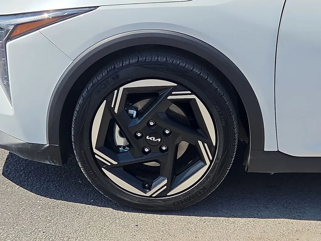 2025 Kia K4 EX - Photo 9
