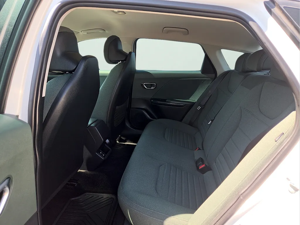 2025 Kia K4 EX - Photo 14