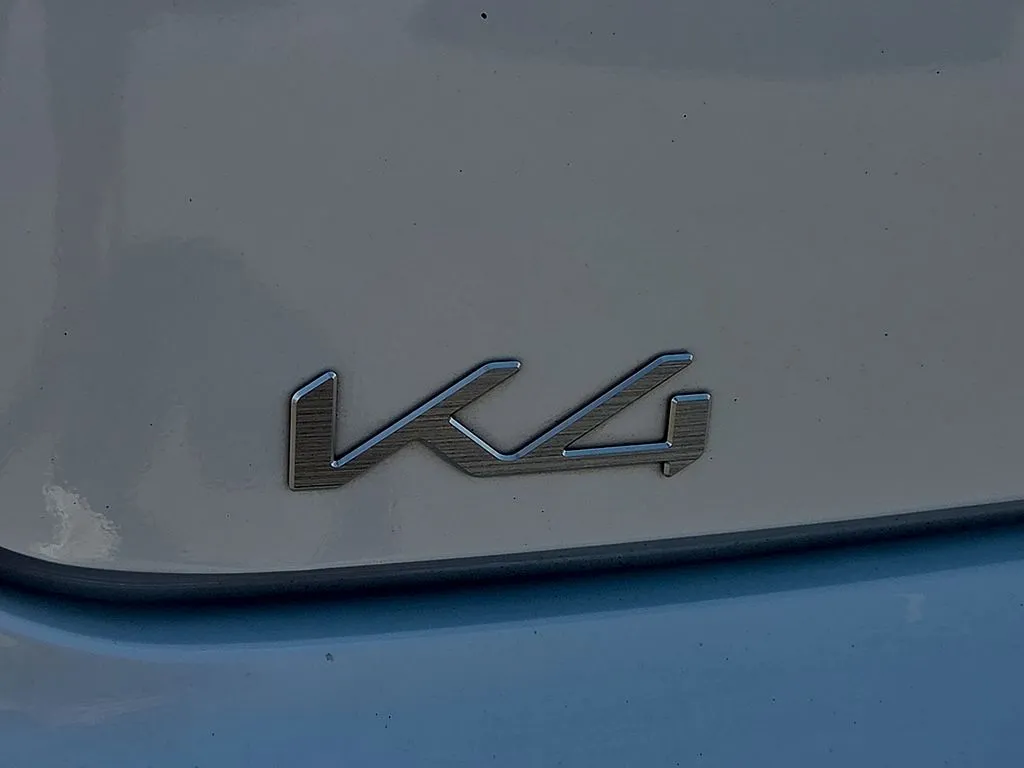 2025 Kia K4 EX - Photo 11