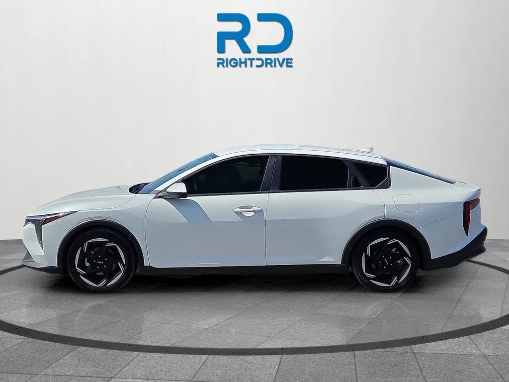 2025 Kia K4 EX - Photo 5