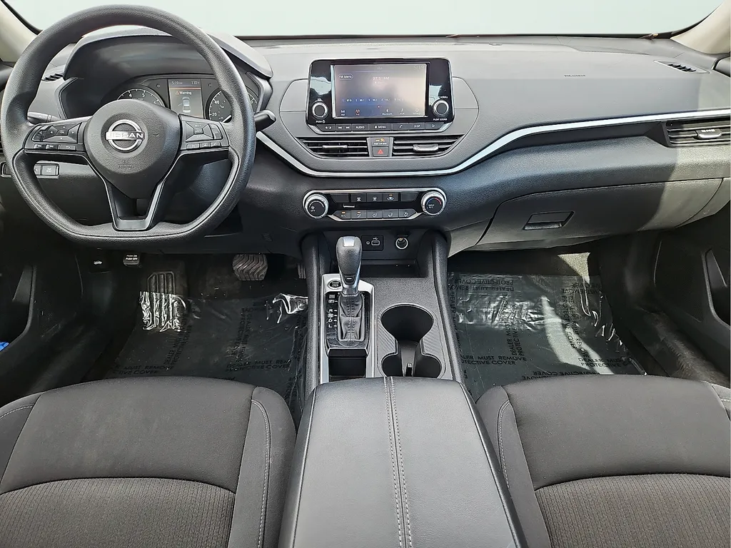 Nissan Altima photo 14