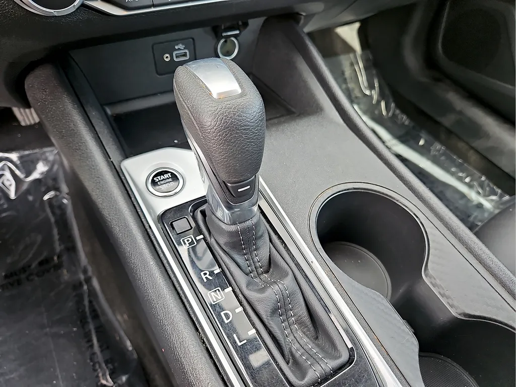 Nissan Altima photo 25