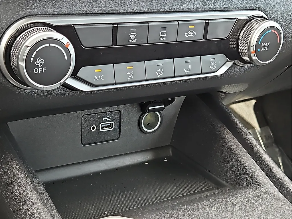 Nissan Altima photo 20