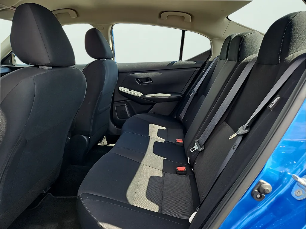 Nissan Sentra photo 13
