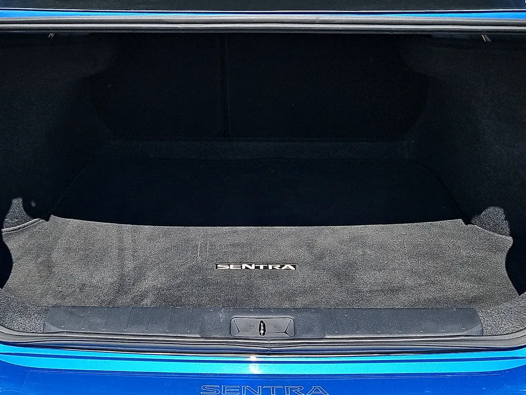 Nissan Sentra photo 12