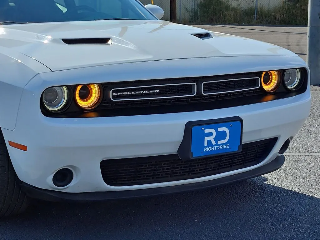 Dodge Challenger photo 7