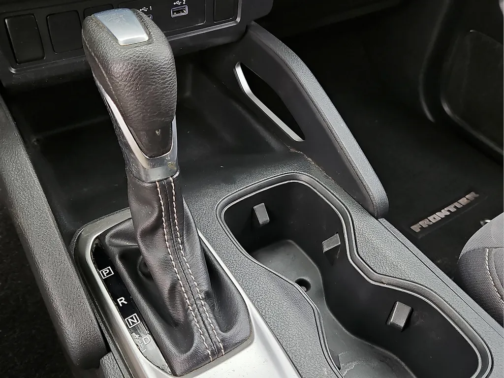 Nissan Frontier photo 25