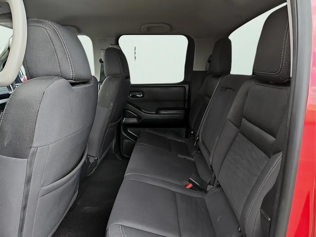 Nissan Frontier photo 13