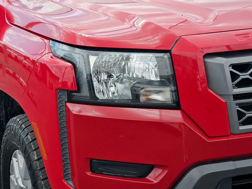 Nissan Frontier photo 8